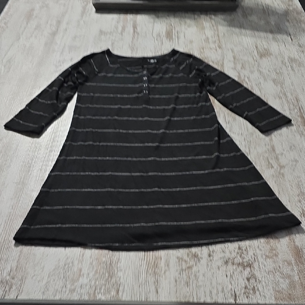 SO Black and Gray Top
